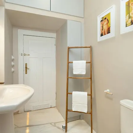 Spacious Family With Balcony Near Mtp By Renters Познань