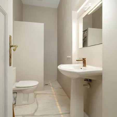 Апартаменты Spacious Family With Balcony Near Mtp By Renters