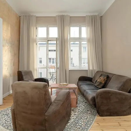 Апартаменты Spacious Family With Balcony Near Mtp By Renters