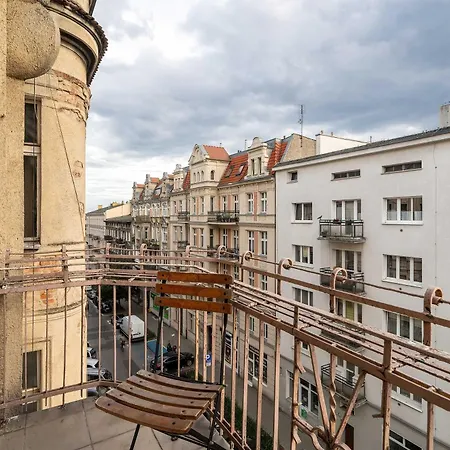 Apartment Spacious Family With Balcony Near Mtp By Renters Poznan