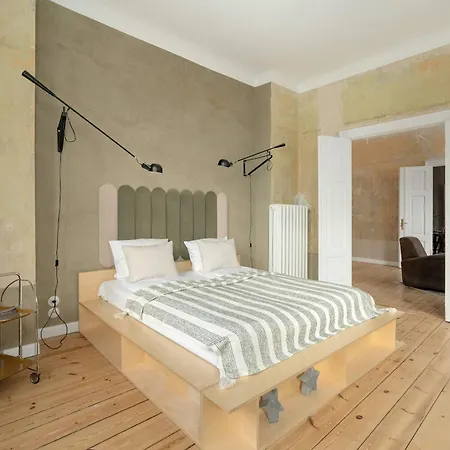 Apartment Spacious Family With Balcony Near Mtp By Renters